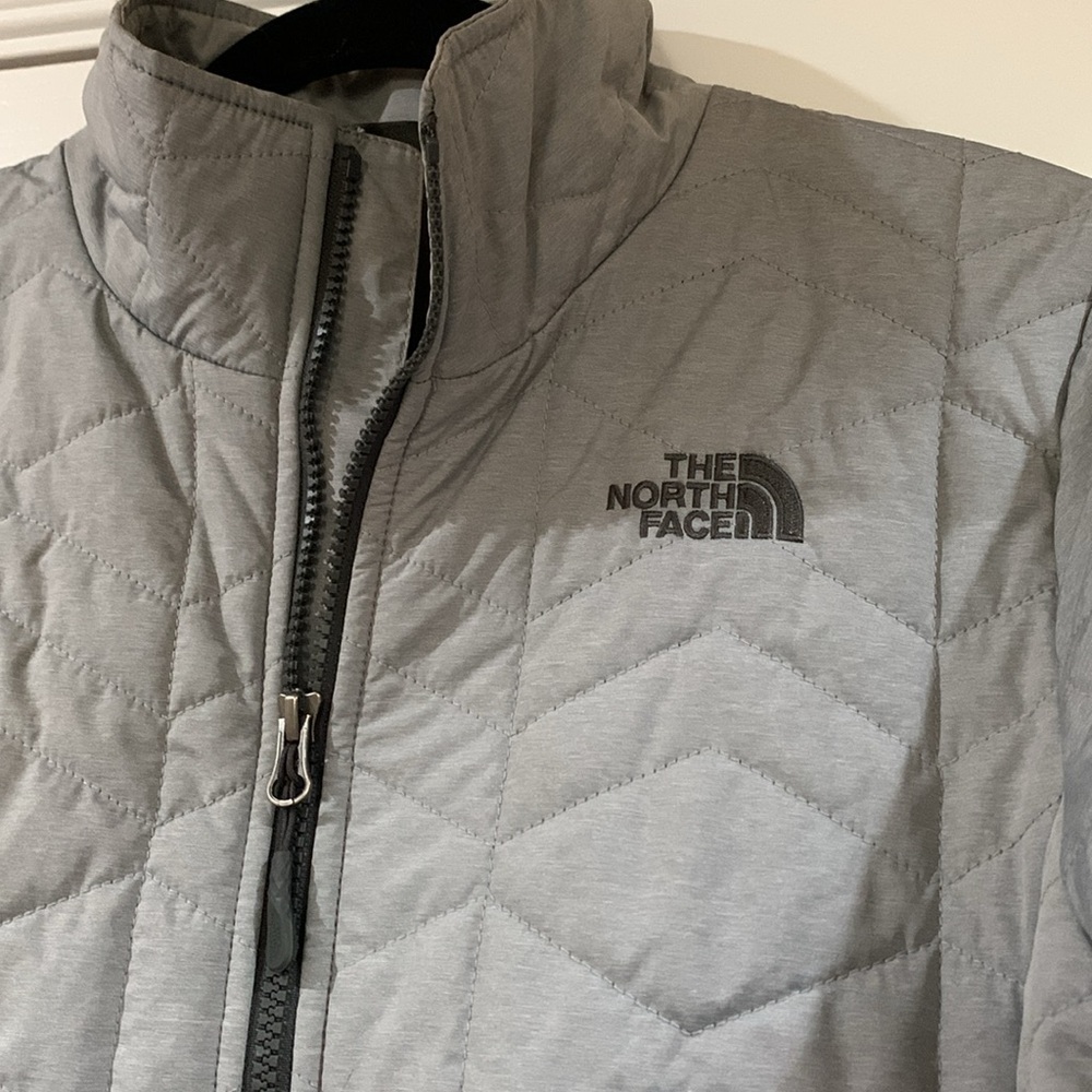 The North Face jacket - Picture 2 of 3